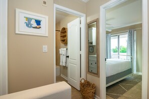 2 makuuhuonetta, silitysrauta/-lauta, Wi-Fi, vuodevaatteet