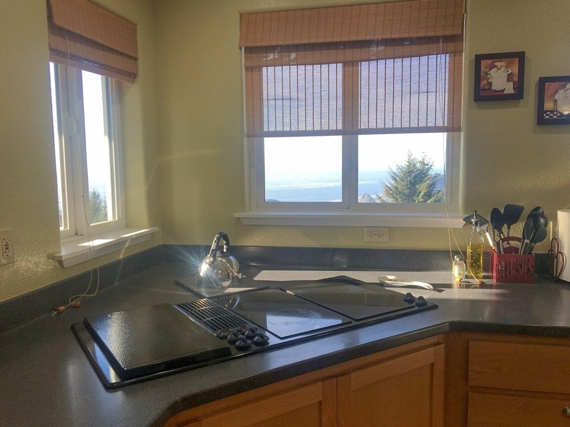 Updated Family & Pet Friendly home. Amazing Views! Close to Beaches & Trails!