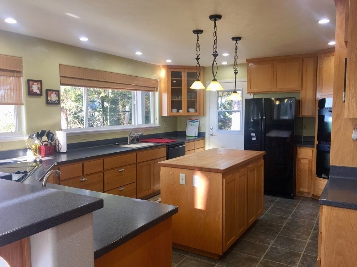 Updated Family & Pet Friendly home. Amazing Views! Close to Beaches & Trails!