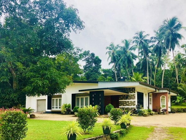Exterior - The  Nature  Holiday  Home (Baddegama)