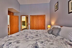 Condo, Multiple Beds, Hot Tub, Mountain View | Free WiFi - The Woods D2 - Light and Airy Killington Condo.  Amazing Location! (Rutland)