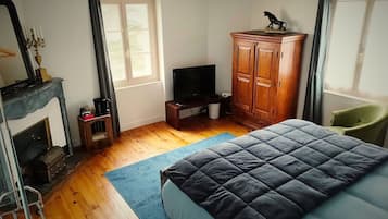 Comfort Room, 1 Queen Bed, Non Smoking, Park View | Premium bedding, memory foam beds, individually decorated