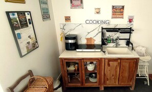Fridge, microwave, espresso maker, coffee/tea maker - Chez Martine et Philippe (Saint-Didier-en-Velay)