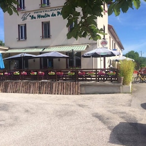 Front of property - Au Moulin du Pont (Samognat)