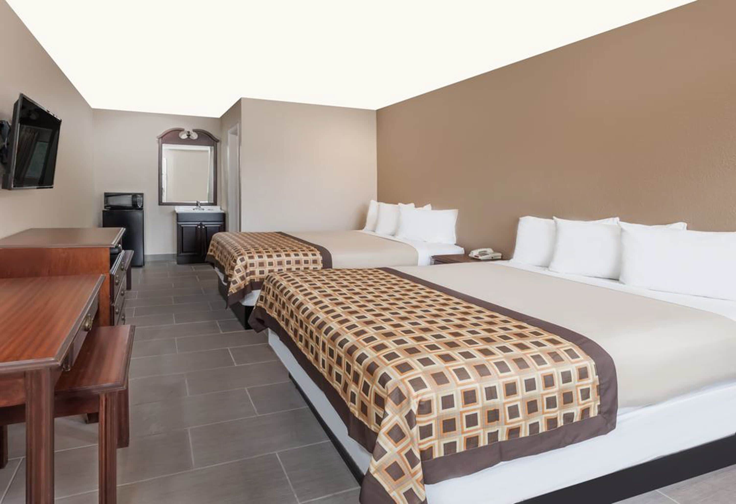 Individually furnished, desk, laptop workspace, free WiFi