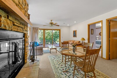 Wisc Dells House Near Outlets, Kalahari sleeps 14 with huge lawn & deck