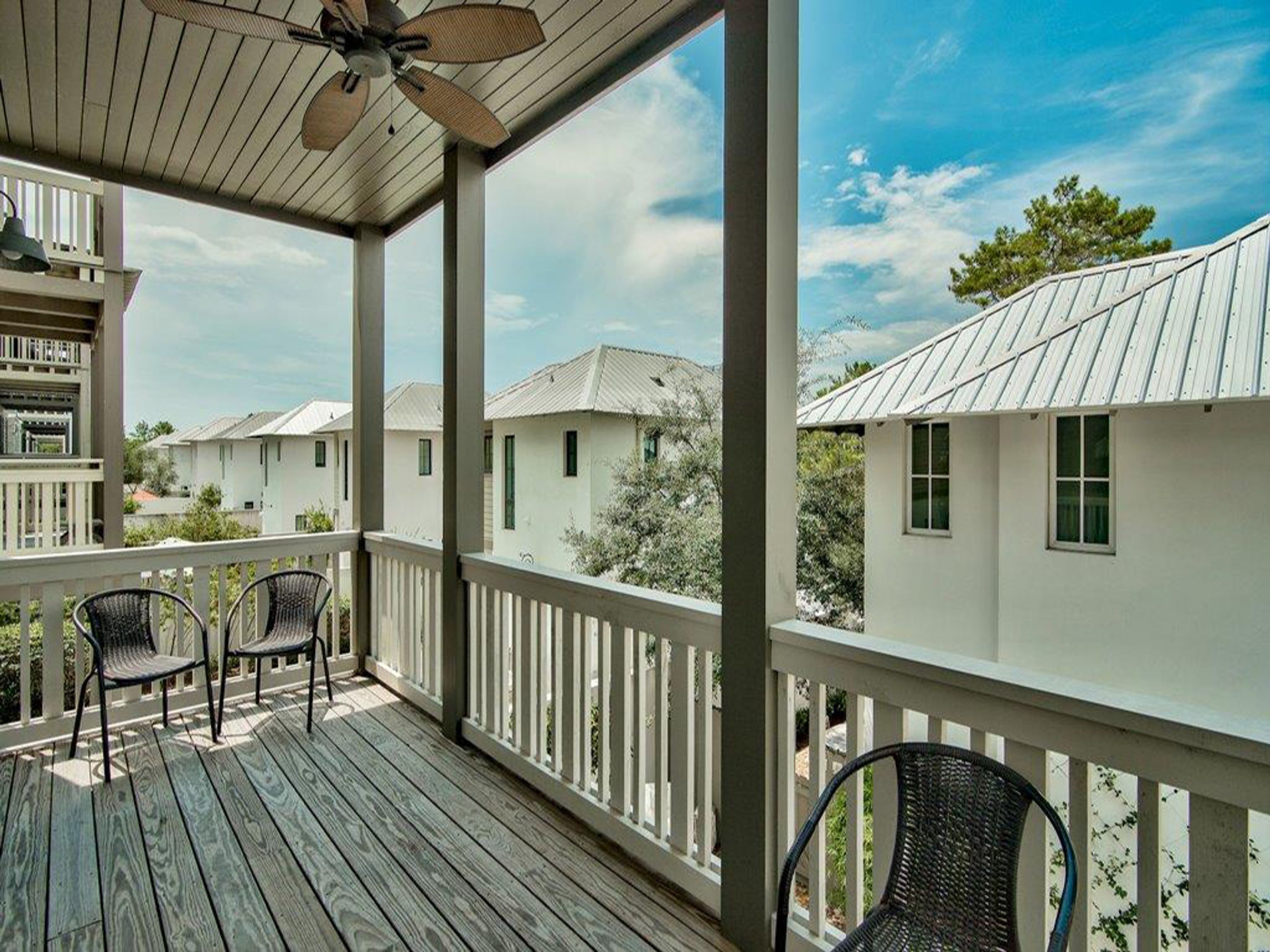 House, 4 Bedrooms | Balcony