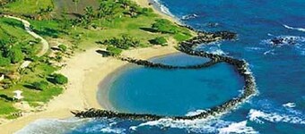 4 Star Beach Front Hotel Resort, Lanai Ocean View, one minute walk to the beach