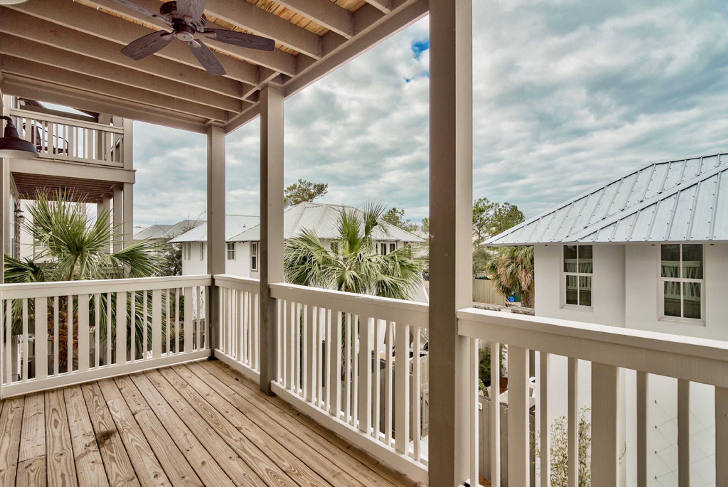 House, 4 Bedrooms | Balcony