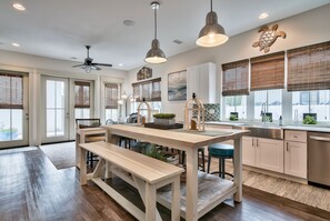 Casa, 5 habitaciones | Cocina privada