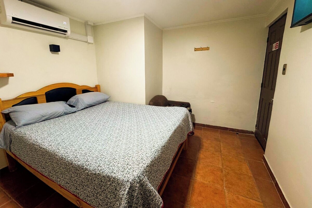 Habitació doble Comfort, no fumadors, aire condicionat (Comfort Double Room 16) | Cobrellits, wifi gratuïta i roba de llit 