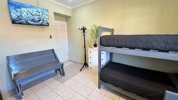 Deluxe Quadruple Room, Mixed Dorm, Accessible Bathtub, Ensuite | Down comforters, free WiFi, bed sheets, wheelchair access