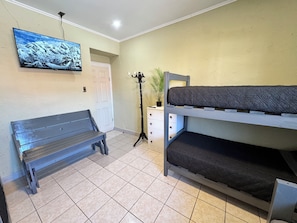 Deluxe Quadruple Room, Mixed Dorm, Accessible Bathtub, Ensuite | Down comforters, free WiFi, bed sheets, wheelchair access - Residencial Don Santiago (Talca)