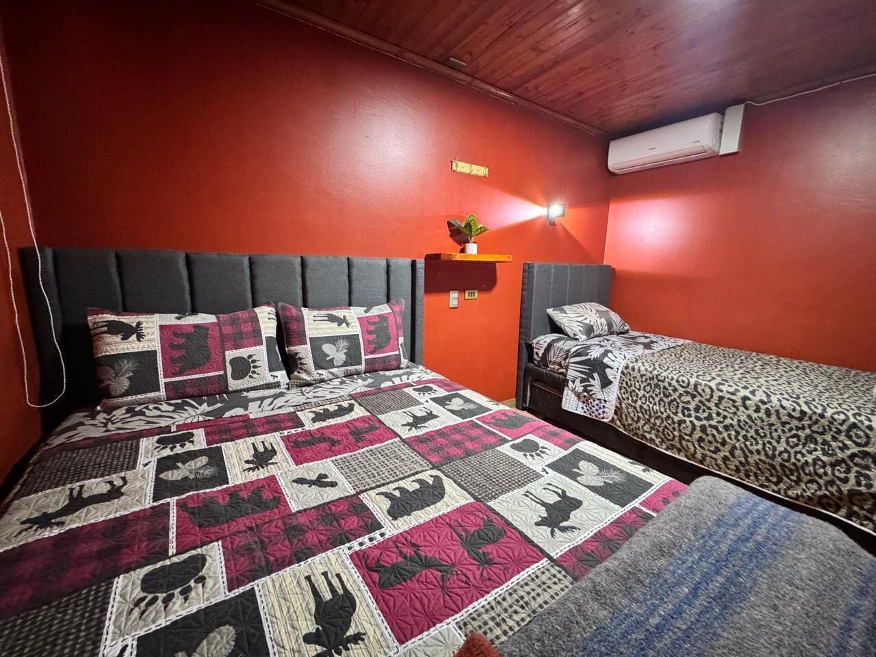 Verdunkelungsvorhänge, kostenloses WLAN, Bettwäsche, Rollstuhlgeeignet