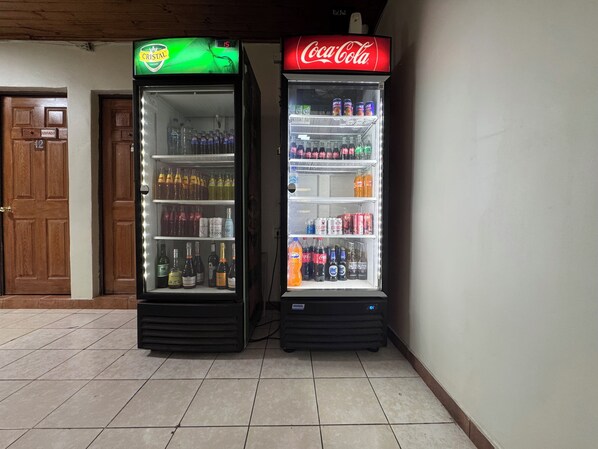 Smart TV 32 polegadas com canais a cabo, filmes recentes