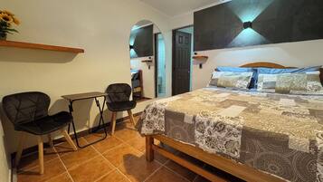 Comfort Quadruple Room | Living area