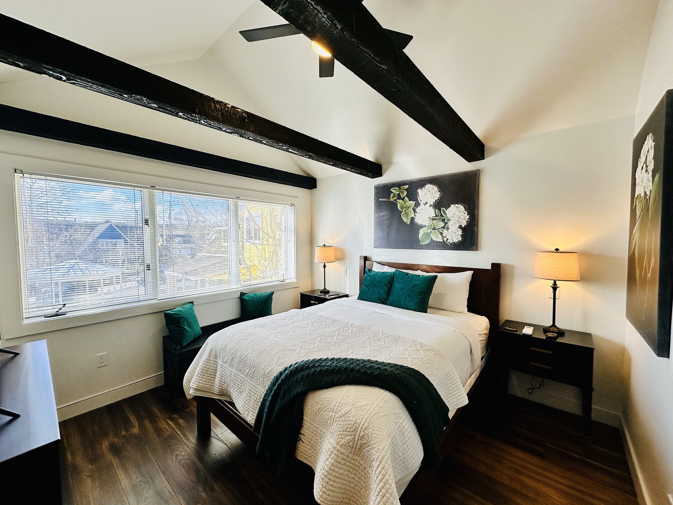 Suíte estúdio elite, cozinha, vista para o pátio | Roupas de cama premium, camas com colchões pillow-top