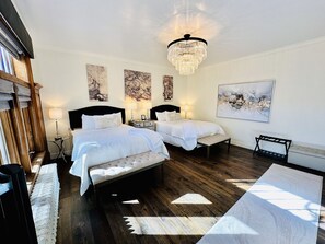 Deluxe Quadruple Room, Bathtub, Ground Floor | Premium bedding, pillow-top beds, in-room safe, individually decorated - Bespoke Inn Flagstaff (Flagstaff)