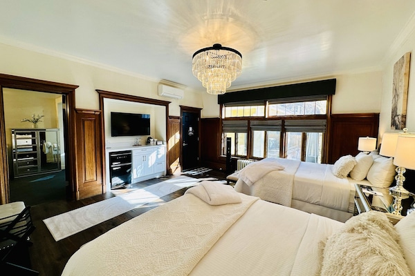 Deluxe Quadruple Room, Bathtub, Ground Floor | 1 bedroom, premium bedding, pillowtop beds, in-room safe