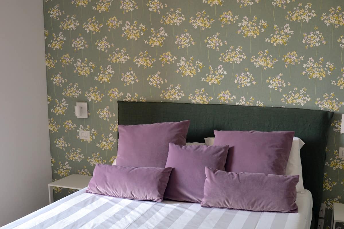 Deluxe Room, Accessible, Ground Floor (Camelia) | 1 bedroom, premium bedding, down comforters, memory foam beds