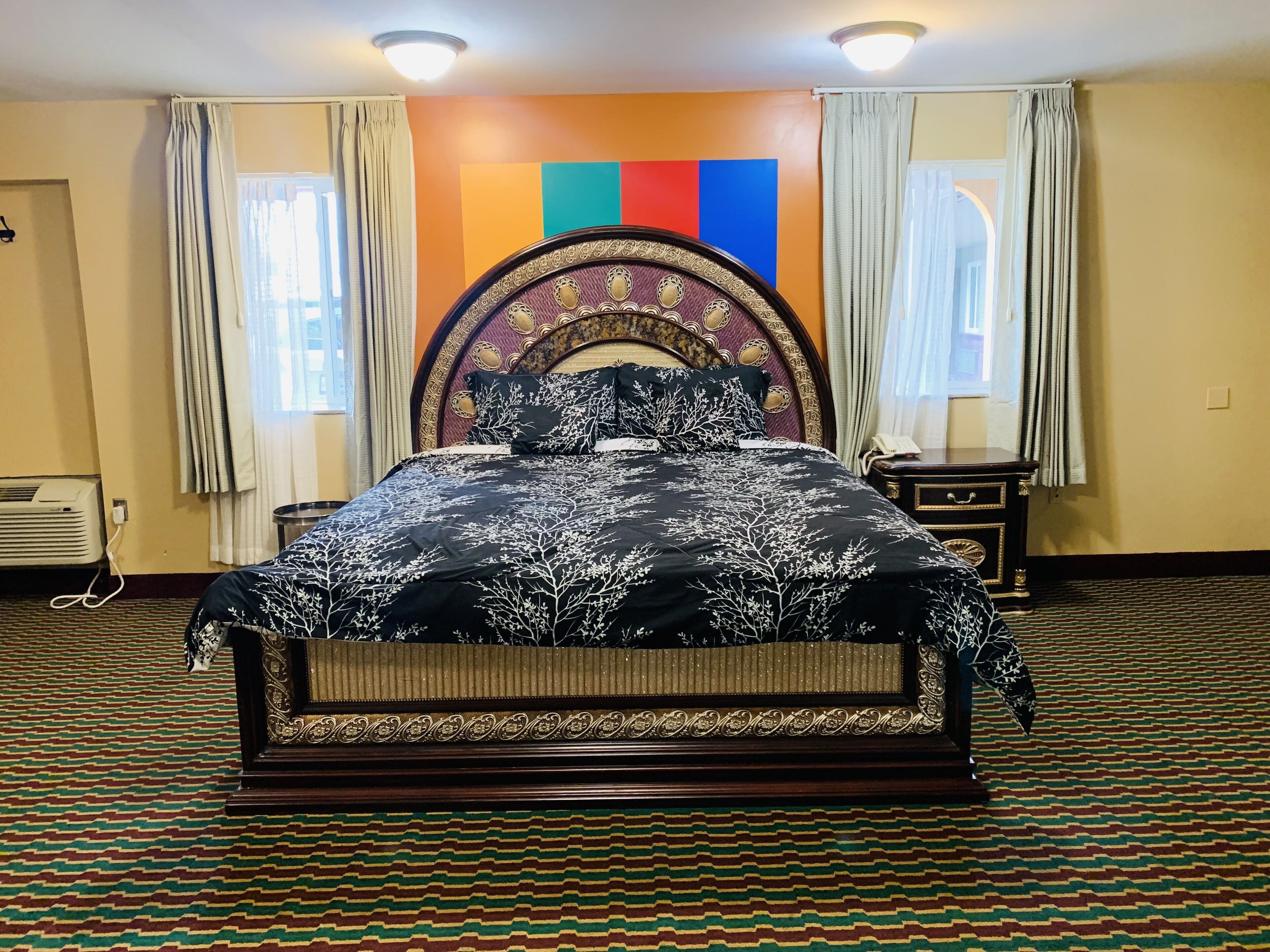 Motor City Inn & Suites