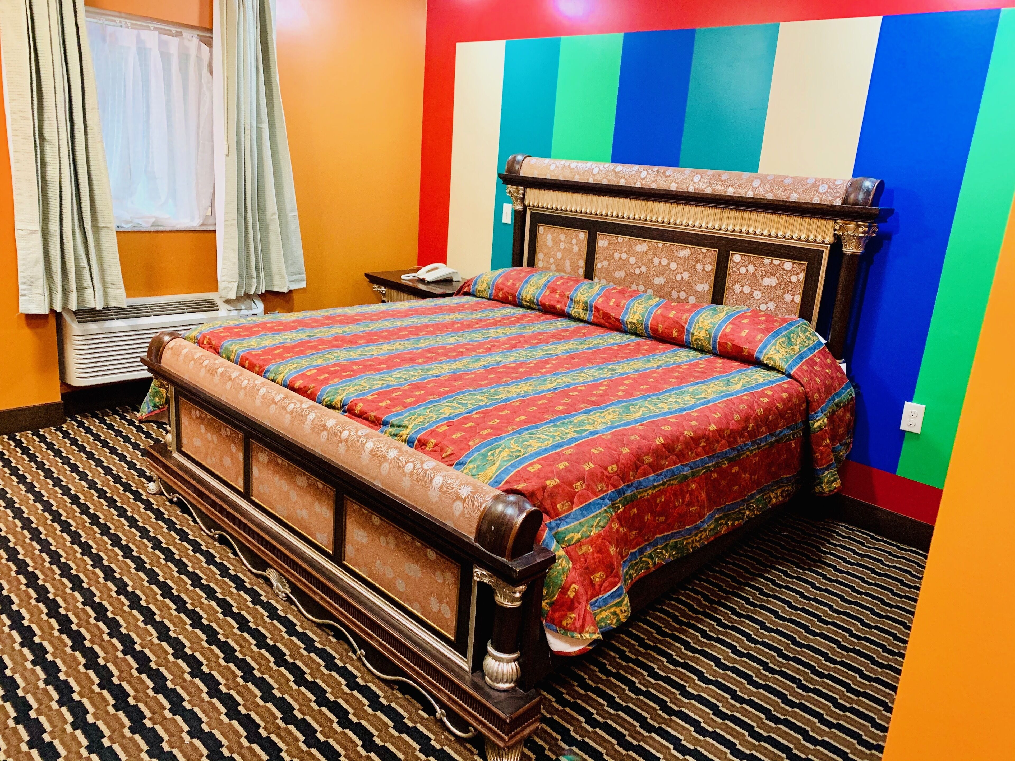 Motor City Inn & Suites — photo 15