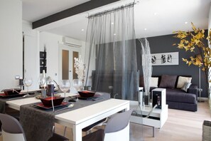 Dining - HIGH STANDING APARTMENT IN THE HEART OF SITGES, SOLEADO, 150m from the SEA (Sitges)