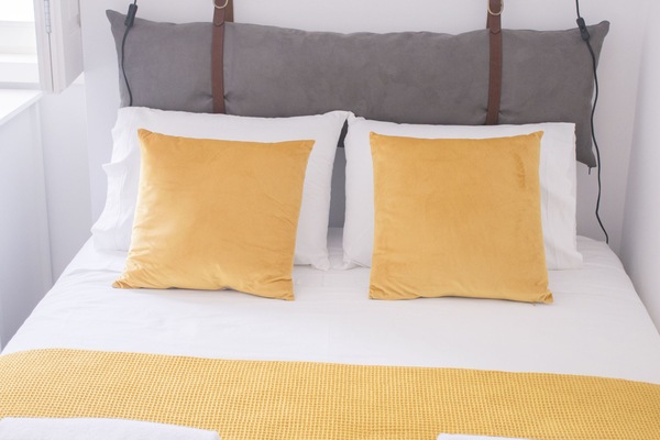 3 habitaciones, tabla de planchar con plancha, wifi y ropa de cama