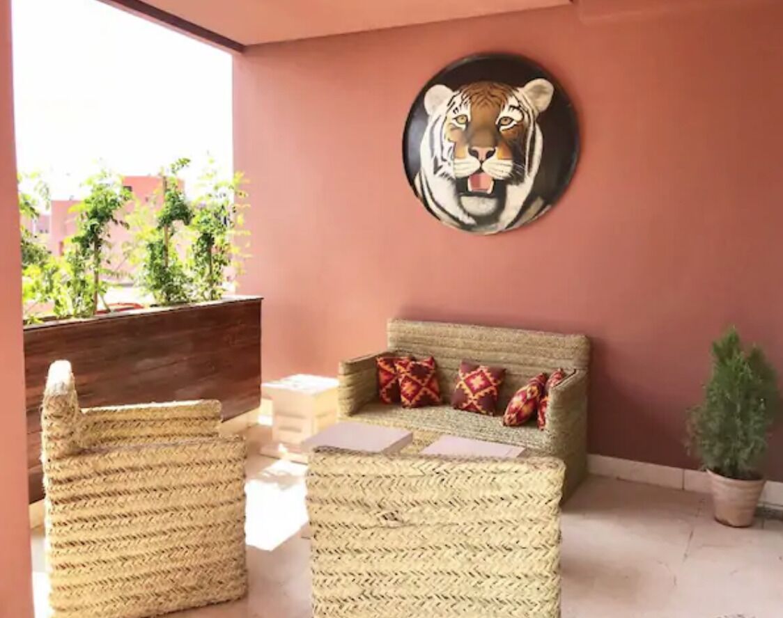 المنطقة المحيطة بالمنشأة