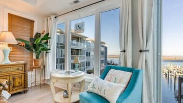 Smart TV, DVD player, stereo