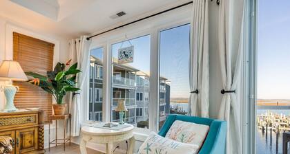 A stunning 3 Bedroom Waterfront Dream Condo that even allows your Family Dog!