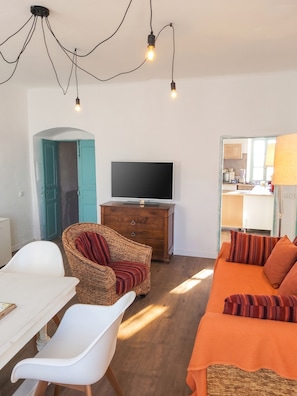 TV - Homerez - Apartment in Algajola (Algajola)