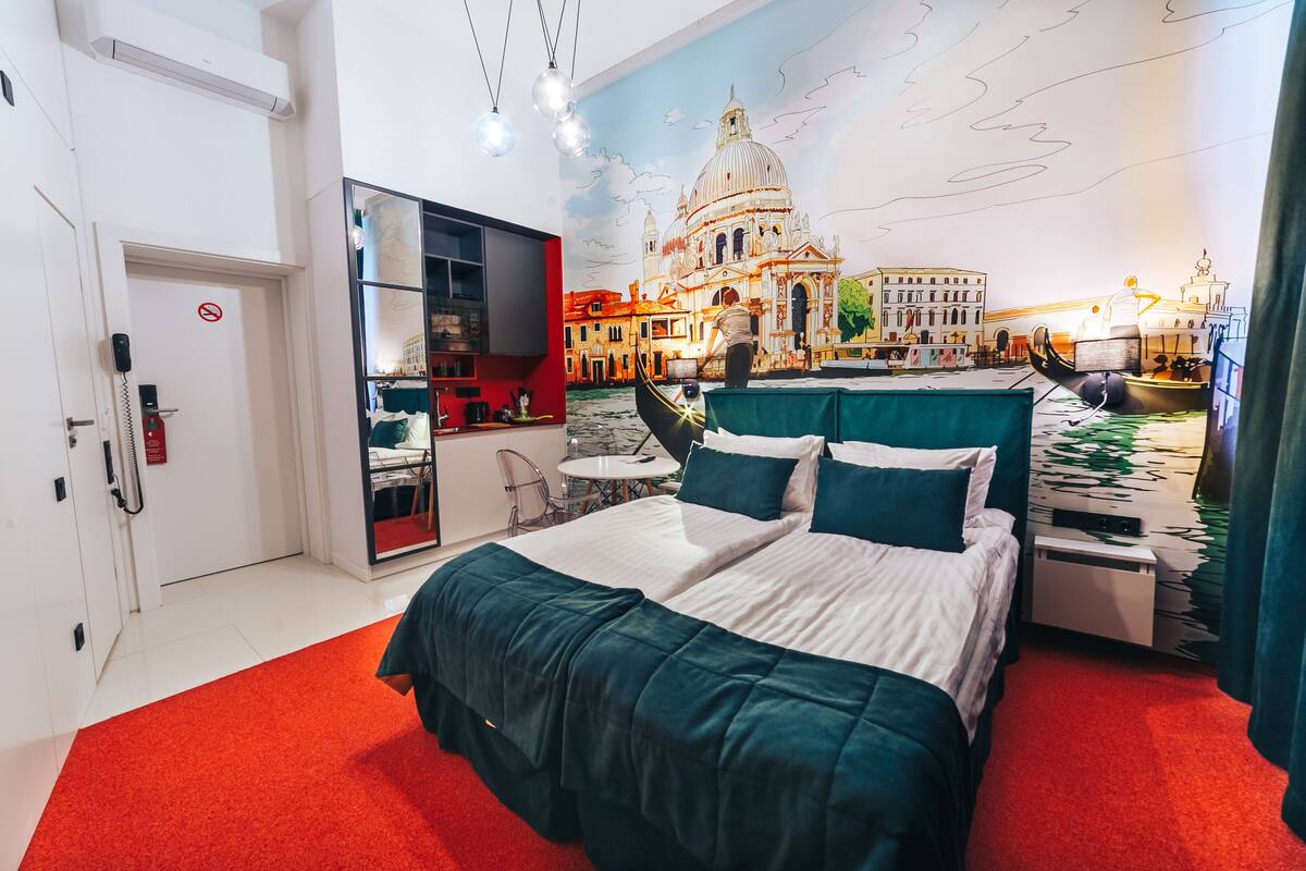 Basic Double or Twin Room | 2 bedrooms, individually decorated, iron/ironing board, free WiFi