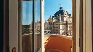 Basic Suite | City view