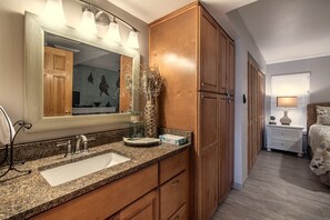 Bathtub, jetted bath, hair dryer, towels