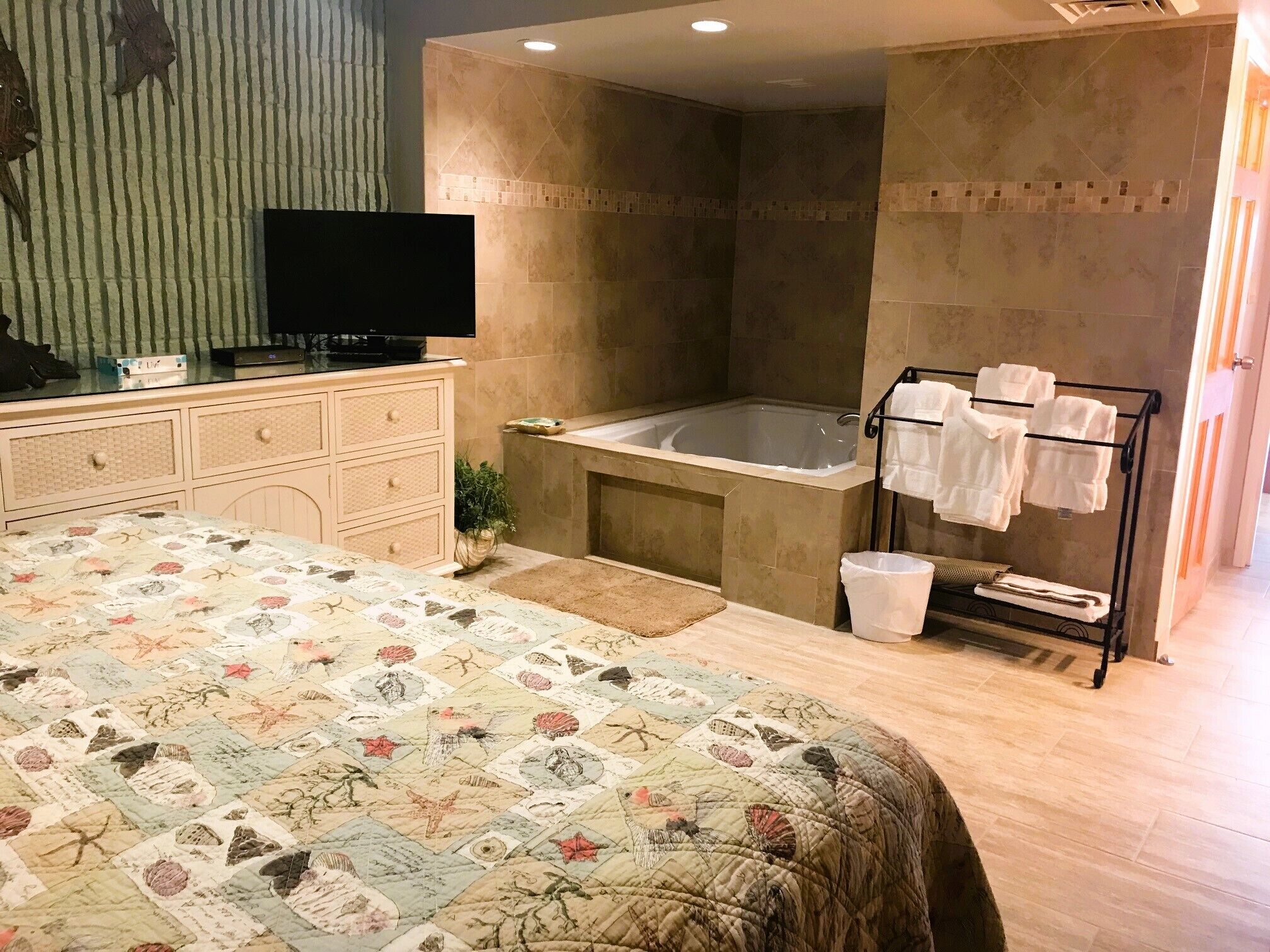 Mayan Princess 107 | Jacuzzi | Beachfront Haven