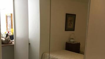 Apartamento família | 1 quarto, ferros/tábuas de passar roupa, Wi-Fi de cortesia