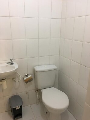 Departamento familiar | Baño | Regadera y toallas 