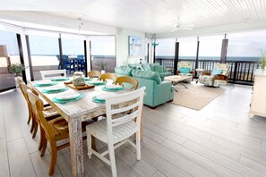 Dining - Chief's Penthouse & Patio @ The Mayan Princess (Port Aransas)