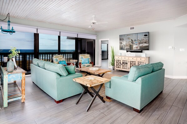 TV, table tennis, stereo - Chief's Penthouse & Patio @ The Mayan Princess (Port Aransas)