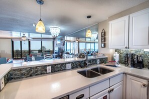 Interior - Mayan Princess 312 Knows Ocean Views & Sandy Toes (Port Aransas)
