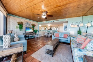 Fernseher, Tischtennisplatte