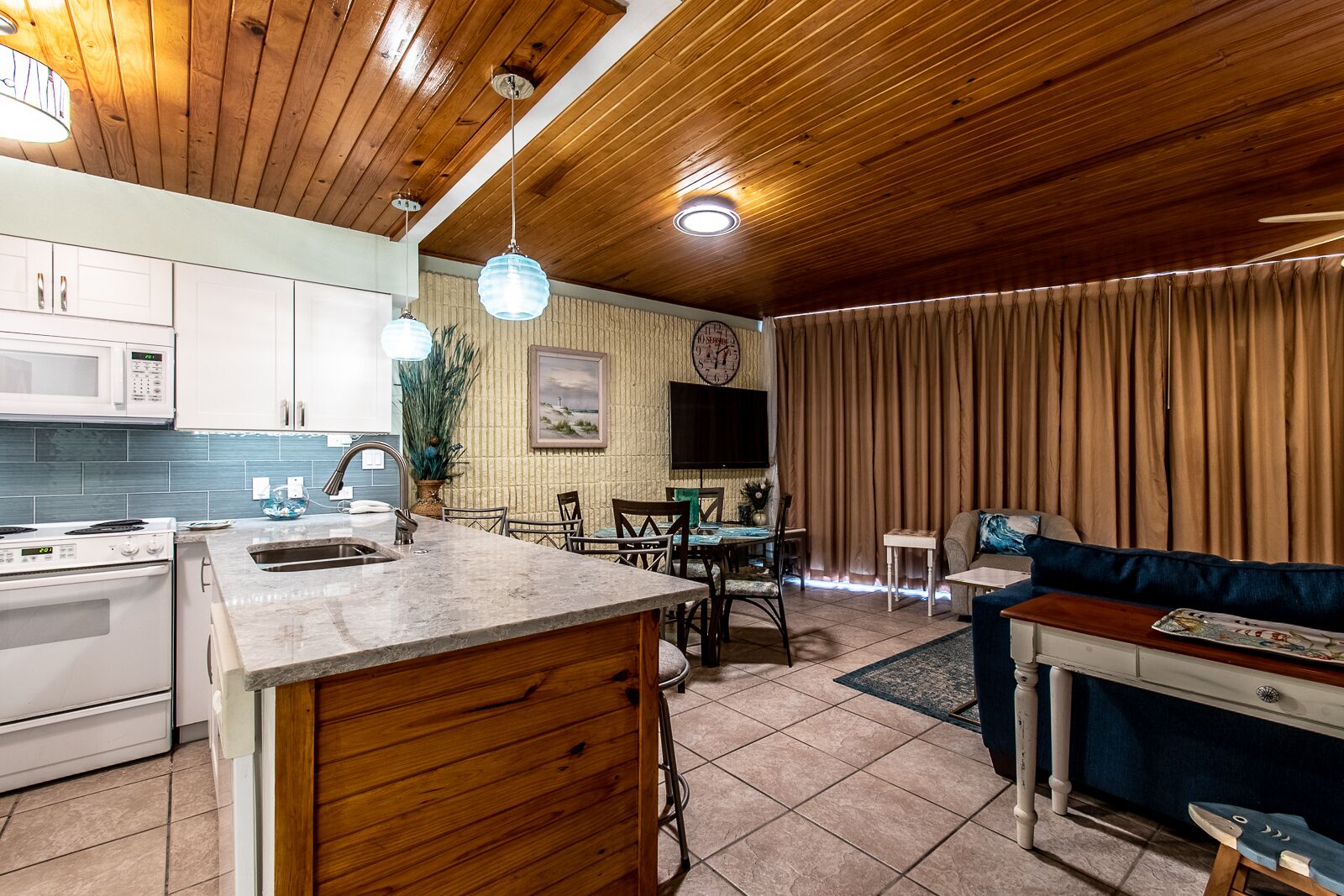 Ocean Pearl | 1BR, 1BA, Sleeps 4