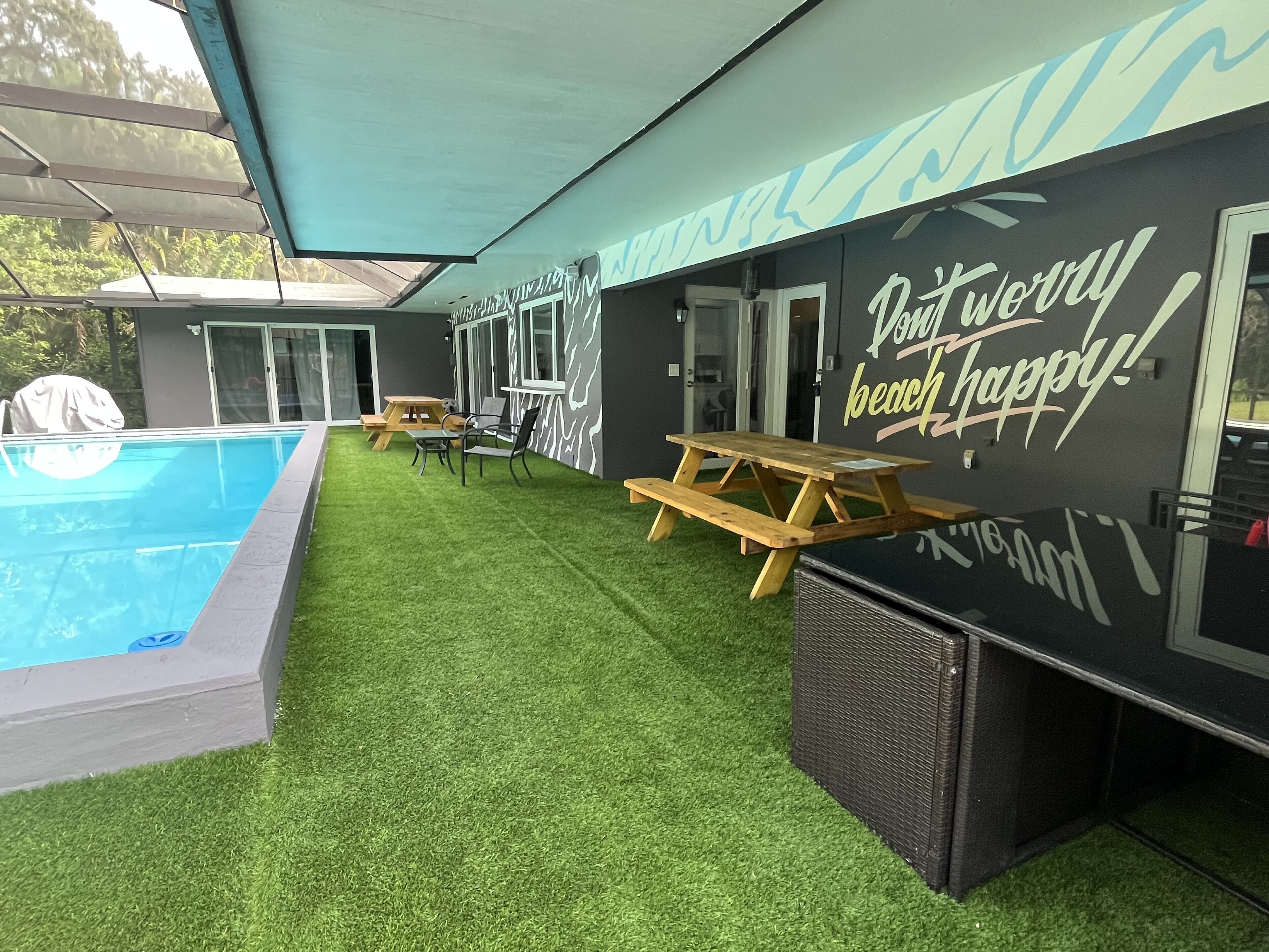 Private Tripical Oasis with Pool + BBQ + Basketball