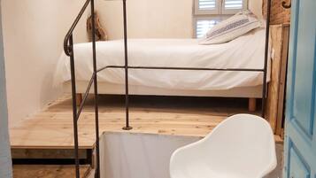 3 chambres, fer et planche à repasser, draps fournis