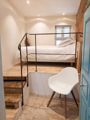 3 slaapkamers, een strijkplank/strijkijzer, beddengoed