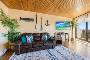 TV, mesa de pingue-pongue