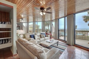Flat-screen TV, table tennis - Surf-Shells-Sandcastles | Ocean-Pool Views | MP214 (Port Aransas)