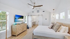 4 bedrooms, desk, iron/ironing board, free WiFi