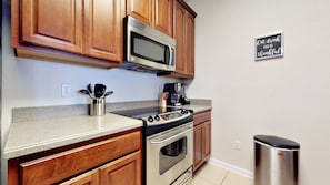 Fridge, microwave, stovetop, dishwasher